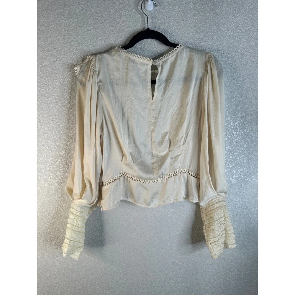 Mable Women's Cream Lace Crochet Ruffle Long Sleeve Top Size Small